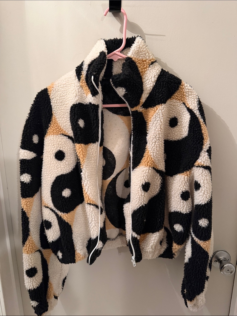 Source Unknown Black, White & Tan Teddy Jacket
